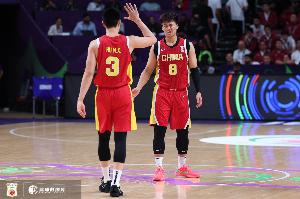 转会后广东与北京两队均能排出国手级首发阵容，胡明轩、赵睿领衔。