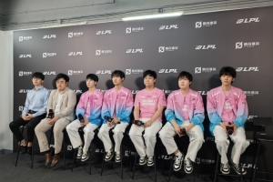 BLG赛后群访 Elk：中后期打团和决策不是很好 希望季后赛有所改善