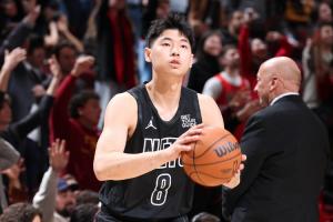 崔永熙已赴洛杉矶参加5v5训练，他或成NBA球队潜在选择。