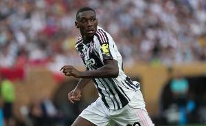 据《都灵体育报》报道，尤文图斯将以租借附带有条件买断的方式签下穆阿尼，总费用预计在5500万至6000万欧元之间。