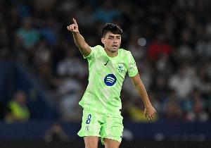 据《每体》报道，耐克对巴塞罗那在前两轮联赛中未能穿着新球衣表示不满，而皇家马德里的混搭做法已符合西甲的相关规定。