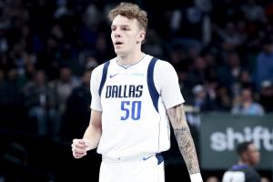 28岁新星凯勒-凯利去年才圆梦NBA，美记曝湖人已与其签下训练营合同。