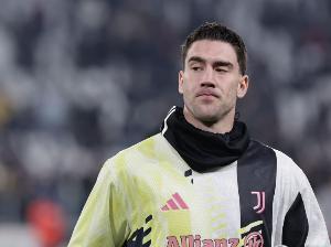 据《都灵体育报》报道，尤文图斯为迪马利亚（DV9）标价2000万欧元，而AC米兰的最高报价仅为1500万欧元，此外球员还需接受降薪。