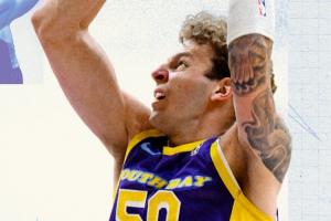 官方宣布：28岁中锋凯勒·凯利与湖人队达成E10合同，重返球队。