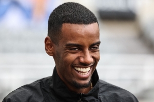 电讯报预测英超转会窗关闭前潜在交易：伊萨克领衔，曼联三人入选名单