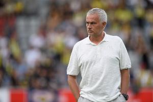 穆帅执教生涯累计获近9400万镑解约金，六支球队为其买单，堪称亿元级主帅。