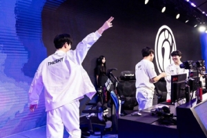 锅盔：教练的作用是培养选手的自信，而顶尖选手则能在试错中实现自我成长。