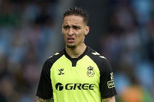 2:40曼联接受贝蒂斯对安东尼报价，5:45贝蒂斯撤回。