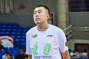 媒体人：韩德君、任骏飞在全运会结束后退役，CBA开赛前将正式官宣。