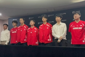 WE教练赛后采访：这一赛段走来充满波折，最终结果令人遗憾，大家辛苦了。