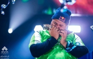 三届EVO世界冠军！格斗游戏“猪皇”获其祖国官方隆重表彰。