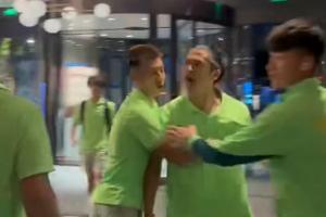 张玉宁就赛后不冷静行为发文致歉，表示为自身不得体举动郑重道歉。