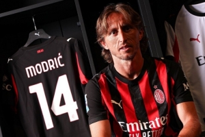 据记者报道，莫德里奇的长子和长女目前均在米兰青训营接受训练，其女儿展现出不俗的足球天赋。