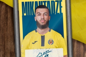 官方宣布，比利亚雷亚尔俱乐部与格鲁吉亚前锋米卡乌塔泽达成协议，双方签订直至2031年夏天的合同。