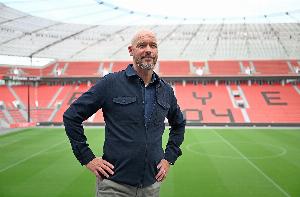 滕哈赫执教仅62天即遭闪电解雇：战术体系、信任基础与球队文化全面崩塌。