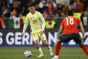 佩德里：VAR标准应统一并认真改进，在国家队我被要求踢前腰位置