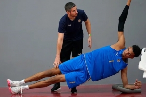 队记：文班亚马科学增肌，并视贾巴尔为标杆，后者曾征战20个赛季