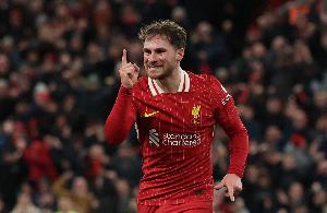 阿根廷媒体报道，由于首趟航班延误导致麦卡利斯特错过了转机，他目前尚未抵达阿根廷报到。