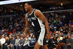 4年2.29亿顶薪！Lowe看好福克斯与马刺提前续约：他必将强势反弹。