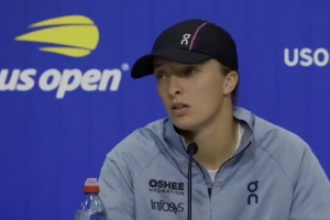 遭记者逼问！斯瓦泰克反问记者：你需要精神上的休息吗？