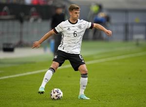 德媒：纳帅为增强德国队中场控制力，决定将基米希调回中场，不再安排其踢右后卫。