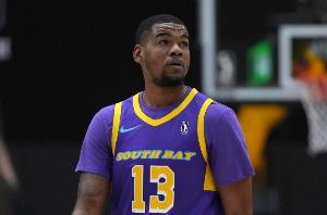 山西男篮正与本赛季G联赛FMVP梅森-琼斯进行接触，后者有望加盟CBA。