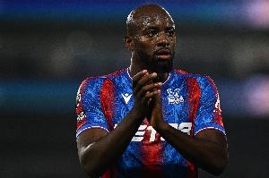 今夏多支豪门球队包括热刺、米兰及尤文等曾有意引进马特塔，但水晶宫方面已拒绝了相关报价。