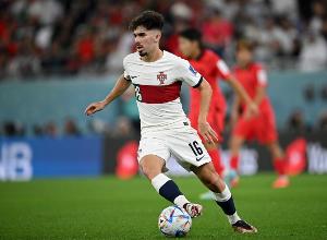 维蒂尼亚：上赛季堪称梦幻；金球评选中能尽量争取靠前排名便已足够。