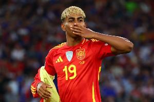 亚马尔在射门、射正、成功过人等5项关键数据上，表现均优于保加利亚全队。