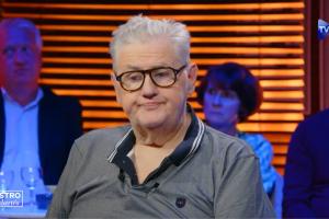 记者：法国队如今全由黑人球员组成，我儿子11岁时曾因此在队里遭到黑人队友的欺负。