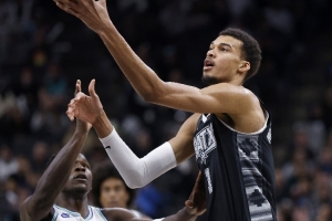 美媒称：爱德华兹与文班亚马为新生代领军人物，两人均有望跻身名人堂。