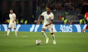 德尚盛赞奥利塞：他在拜仁与法国队的表现均十分出色，技术全面且能胜任多个位置。