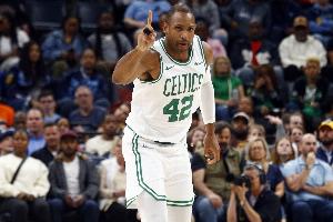 勇士签下39岁霍福德应对五老问题，库明加离队风波已做好最坏打算。