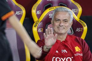 前罗马CEO称与穆帅共事如同在加州当消防员：需不断与裁判和联盟冲突。