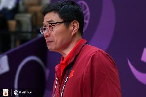 郭振明：坚信中国篮球前景向好，并对女篮世界杯明年之行寄予厚望。