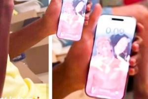 分手传闻不攻自破！亚马尔晒手机壁纸：与说唱歌手女友合照依旧。