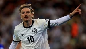 沃尔特马德遭球迷嘘声，队友发声力挺：不应向自家球员喝倒彩，他正为德国队拼尽全力。