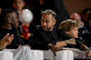 吉马良斯证实，安切洛蒂确有让内马尔回归的计划，并表示国家队的大门始终向他敞开。