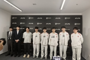 TES赛后采访 JackeyLove致敬过往的自己：咬牙坚持，值得肯定