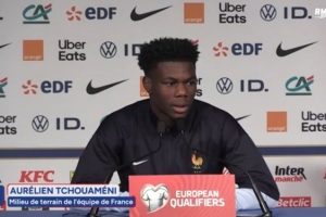 琼阿梅尼：登贝莱和杜埃的伤病令大家都很沮丧，但教练非常通情达理。