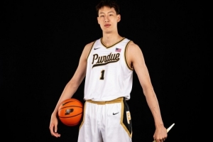 媒体人：郇斯楠接下来将访问伊利诺斯大学、西北大学