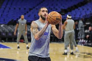 直播吧：前NBA球员特雷弗林-奎因已经与广东完成签约