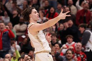 成材率超高！吉迪成为2021届球员中第10位签下亿元合同的球员。