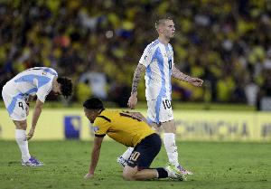 阿根廷10号压力过大！马斯坦托诺评分仅6.4，2次射门未射正，2次成功过人但丢失10次球权。