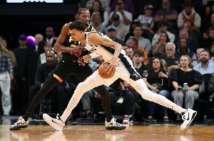 Windhorst：我坚信马刺前景光明，但新赛季能否跻身前六尚不确定。