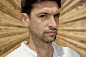 帕斯托雷：现在球员十八九岁就年薪千万，能保持对足球的热爱吗？