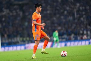 高强度作战！20岁小将彭啸7天3场满勤，助力U22挺进亚洲杯，并助泰山战平申花。