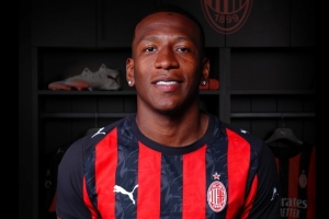 跟队记者透露，埃斯图皮尼安身体状况无虞，明日将归队参加米兰合练。