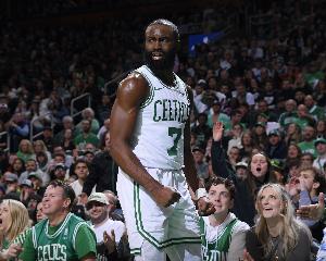 杰伦-布朗：队中多位领袖各司其职，我主要负责发声鼓劲。