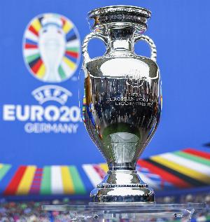 外媒报道称，欧足联已正式将斯洛伐克列为1976年欧洲杯冠军，并授予其冠军荣誉。